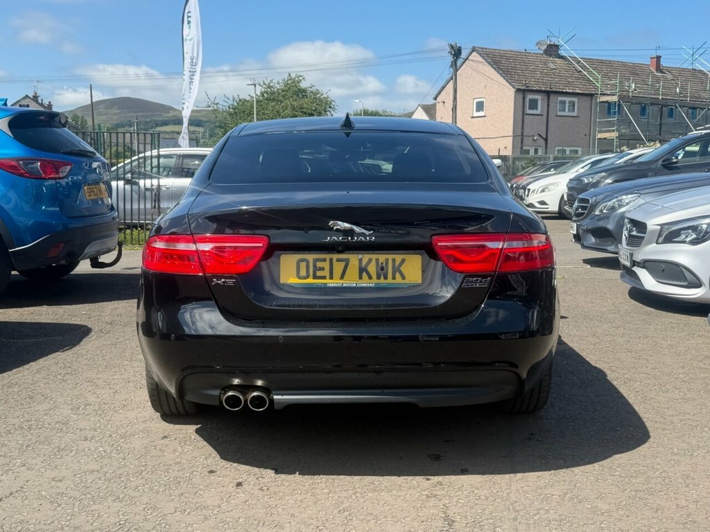 Jaguar XE 2L Portfolio Black #2