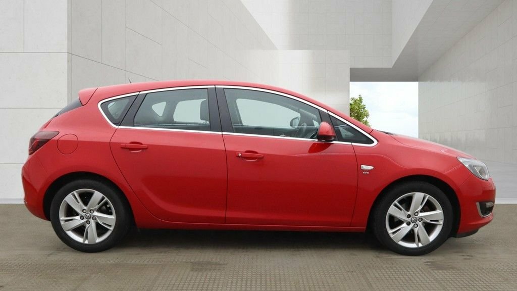 Vauxhall Astra 1.6L Sri Red #5