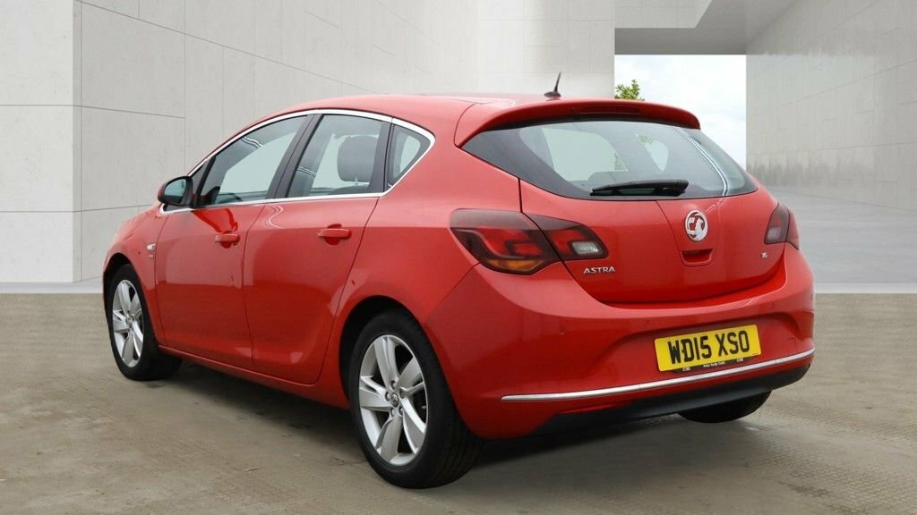 Vauxhall Astra 1.6L Sri Red #3