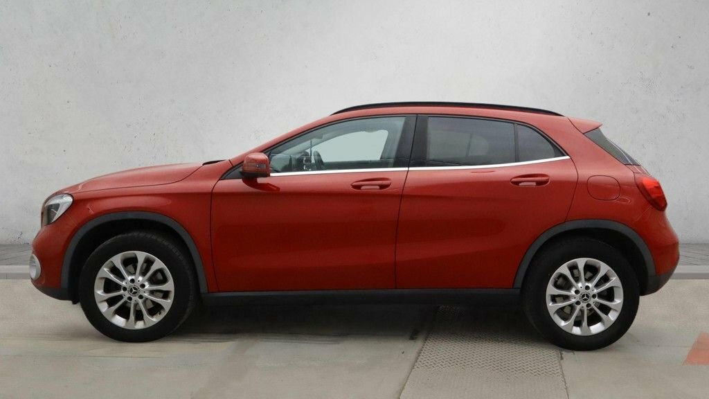 Mercedes-Benz GLA Class 1.6L Se Red #6