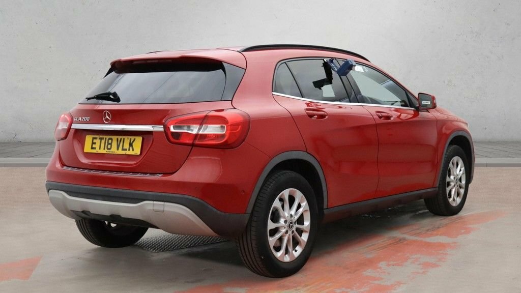 Mercedes-Benz GLA Class 1.6L Se Red #4