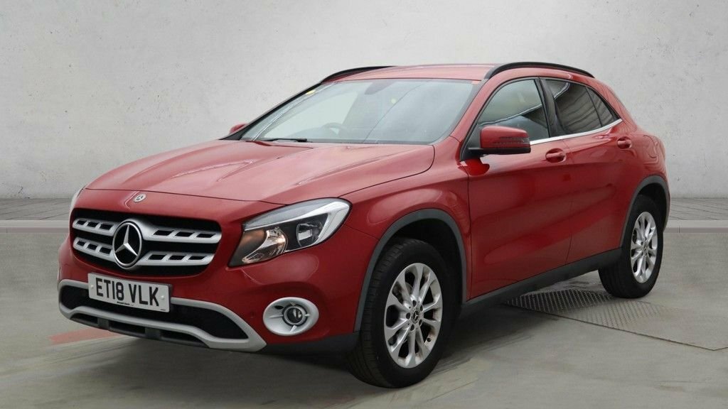 Mercedes-Benz GLA Class 1.6L Se Red #2