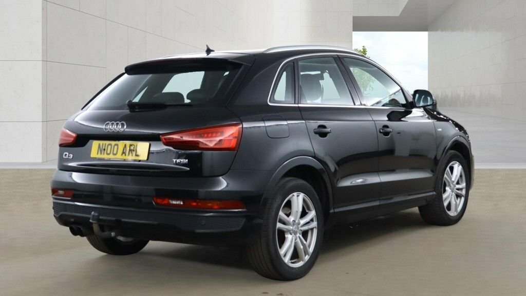 Audi Q3 1.4L S Line Edition Black #4