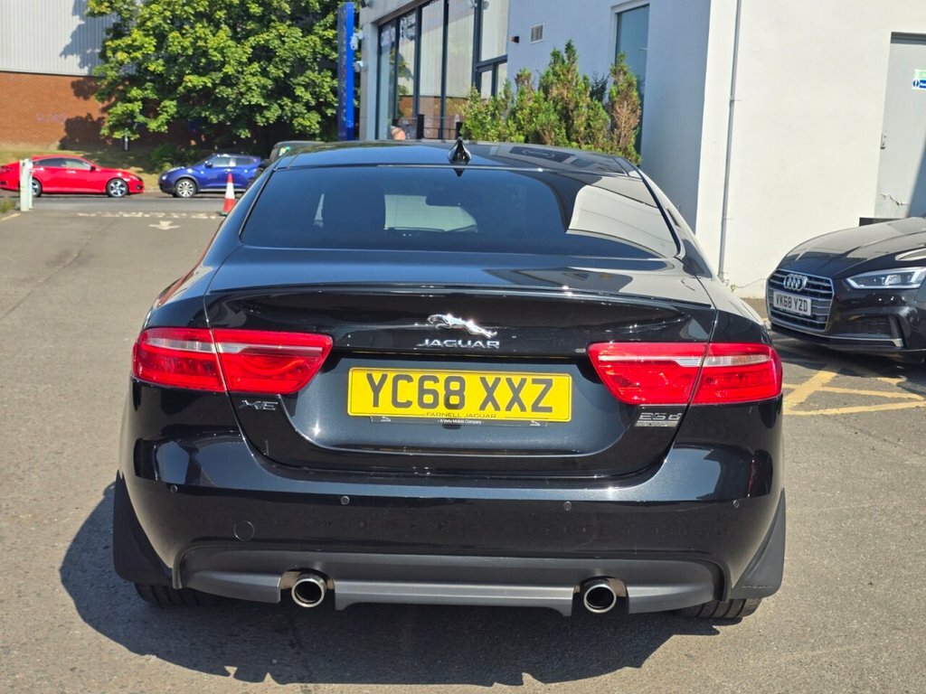 Jaguar XE 2L R-sport Black #5