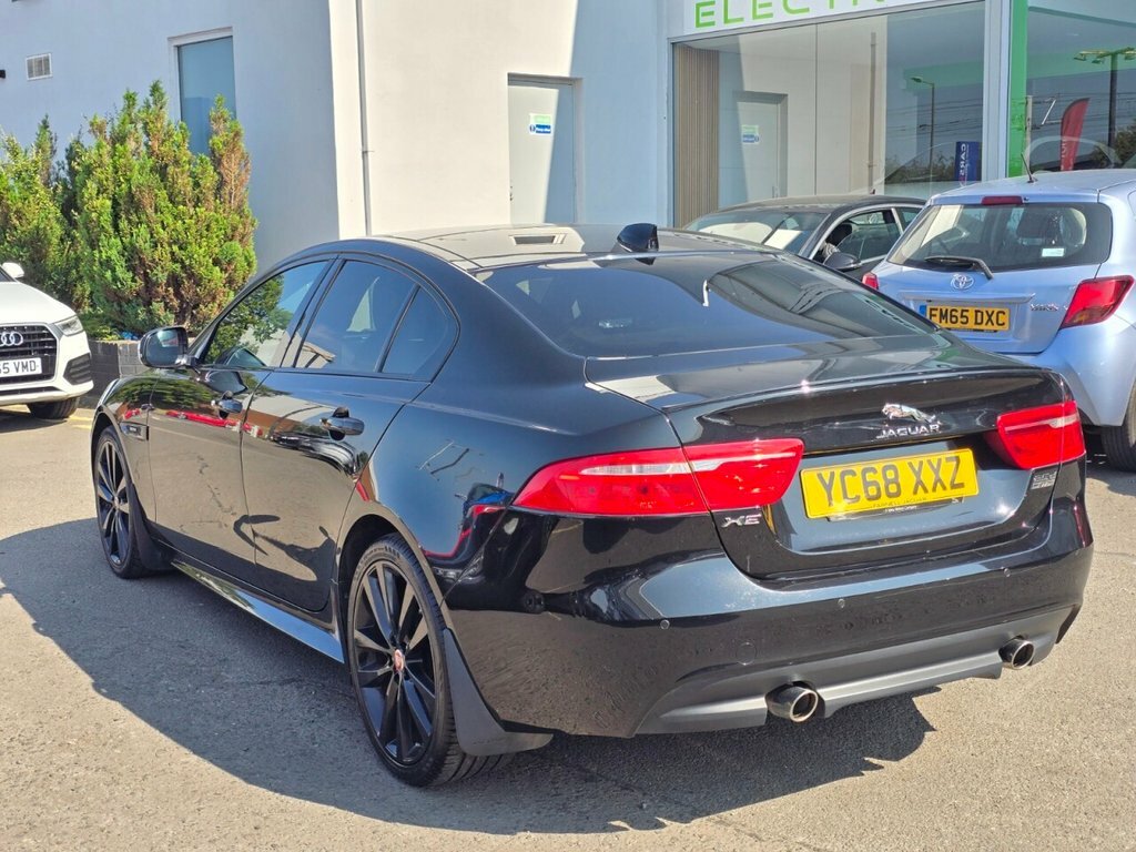 Jaguar XE 2L R-sport Black #4