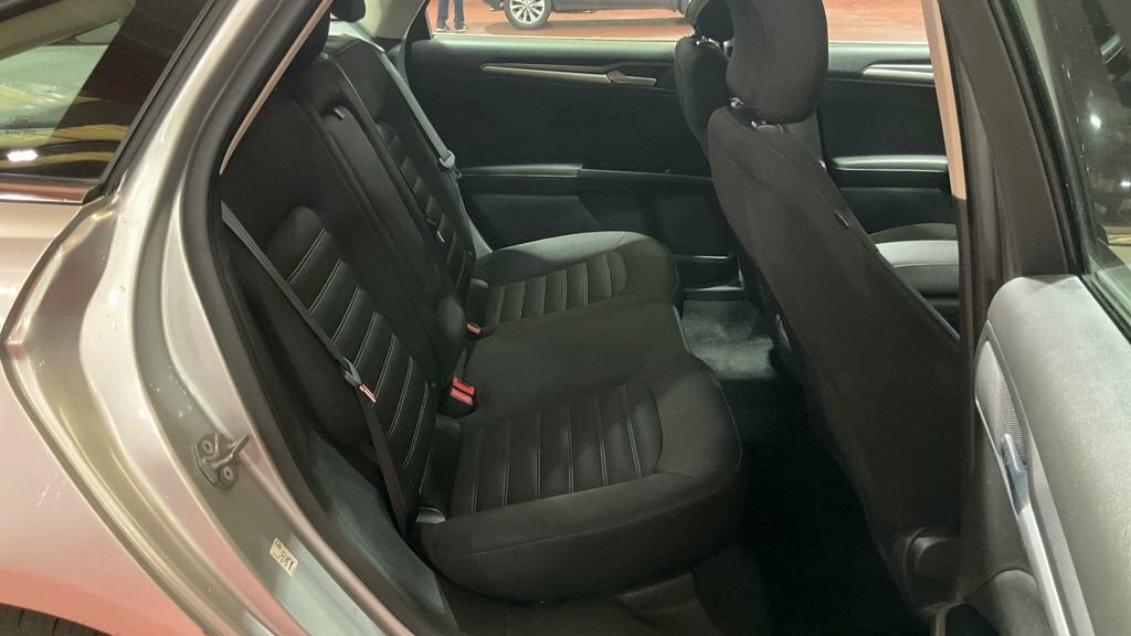 Ford Mondeo Hatchback Grey #8