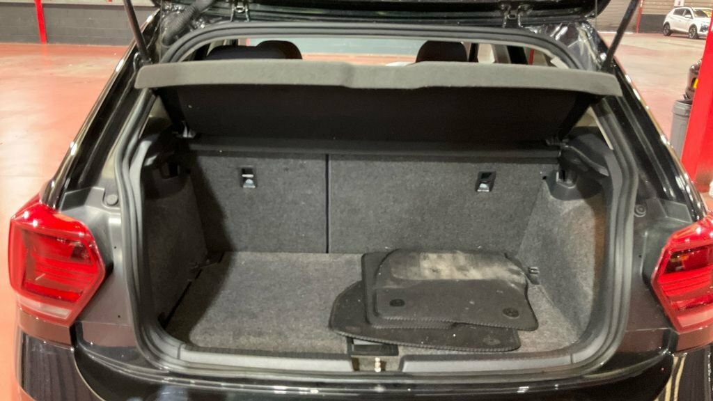 Volkswagen Polo Se Hatchback White #7