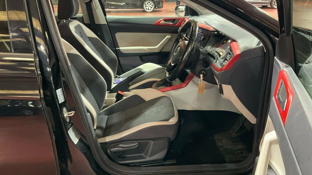 Volkswagen Polo Se Hatchback White #9