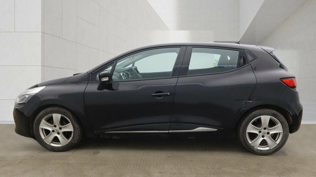 Renault Clio Red #8