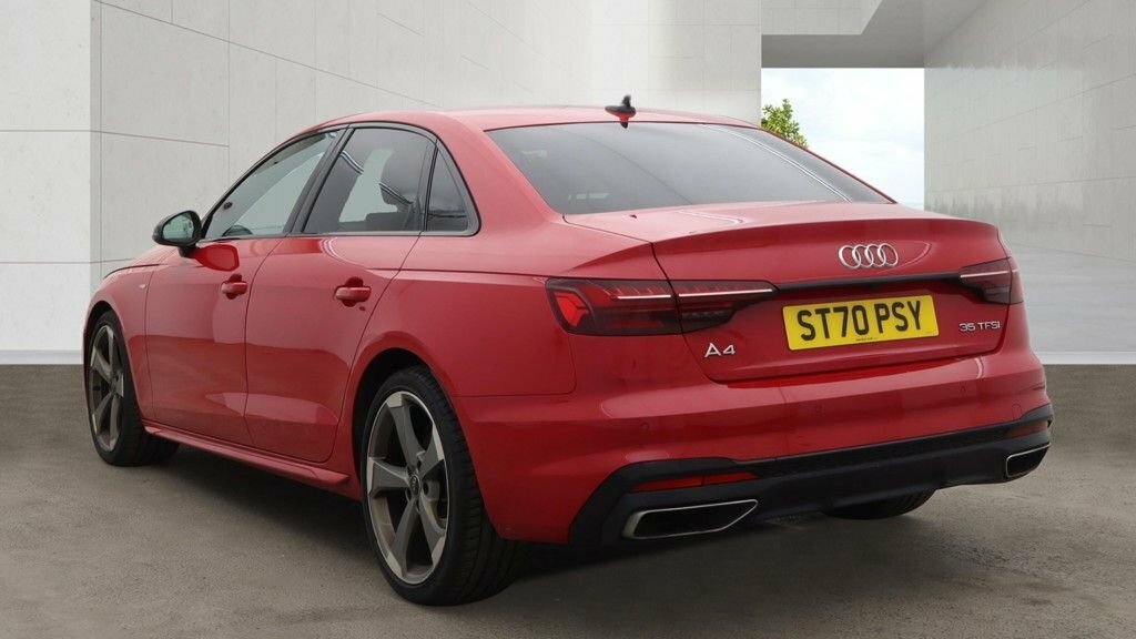 Audi A4 2L Black Edition Red #3
