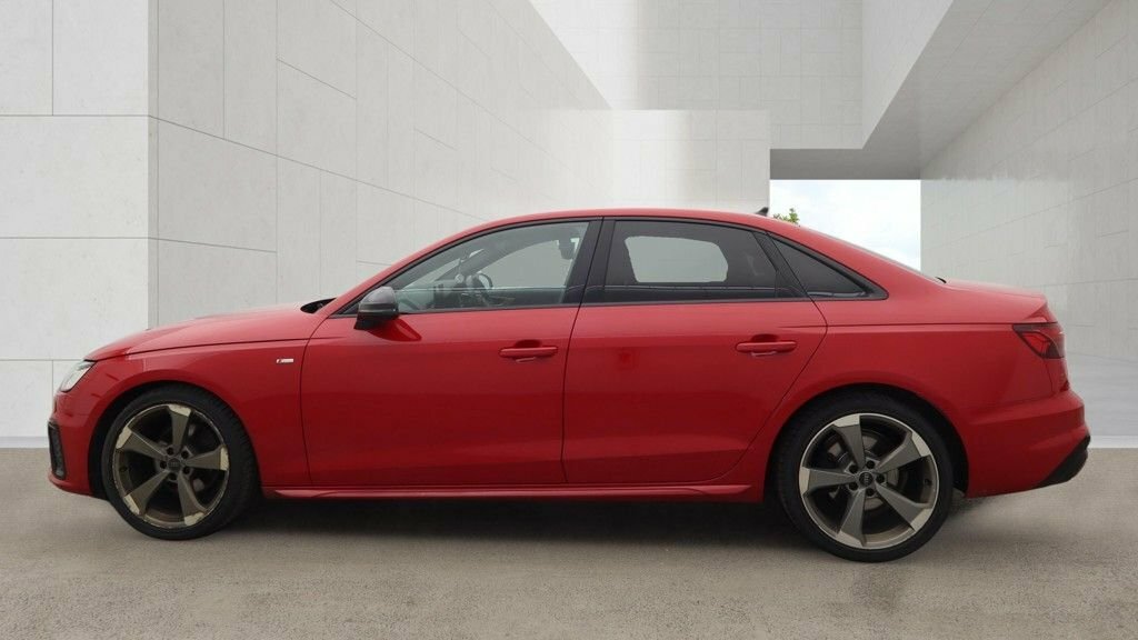 Audi A4 2L Black Edition Red #6