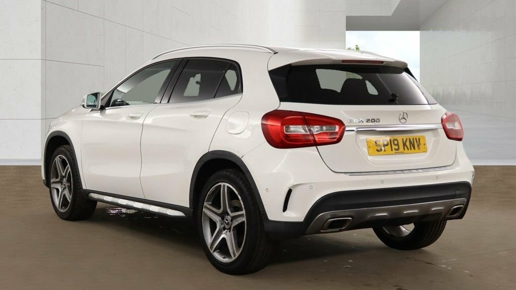 Mercedes-Benz GLA Class 1.6L Amg Line White #3