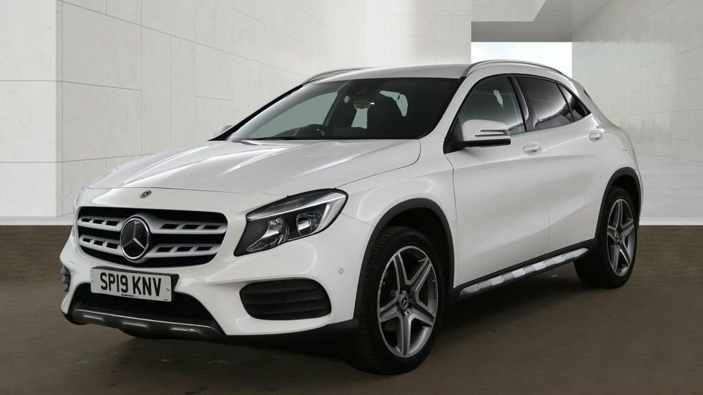 Mercedes-Benz GLA Class 1.6L Amg Line White #2