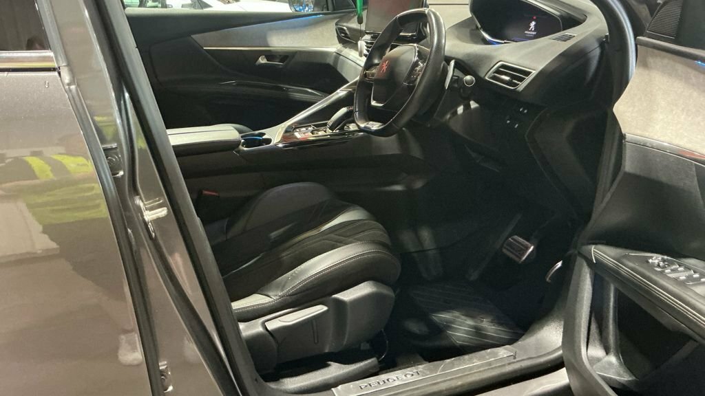 Peugeot 5008 Active Premium Black #11