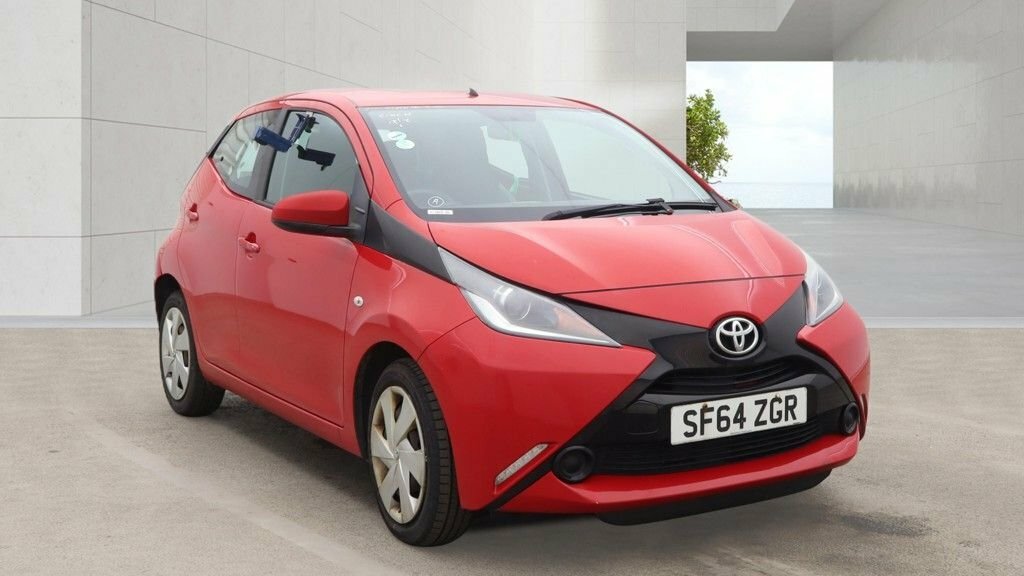 Toyota Aygo 1L X-play Red