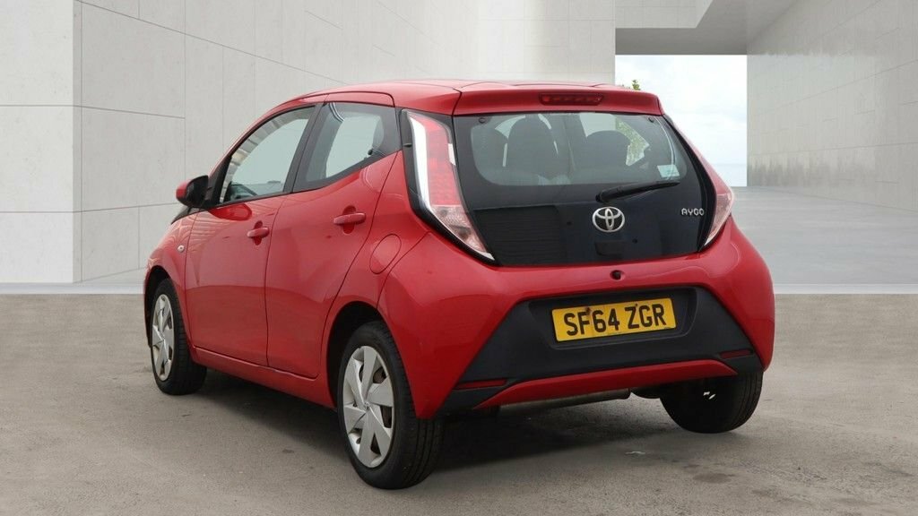 Toyota Aygo 1L X-play Red #3