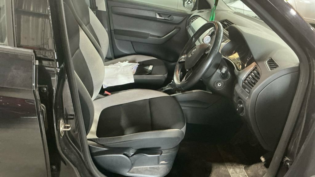 Skoda Fabia 1.0 Mpi 60 S White #11