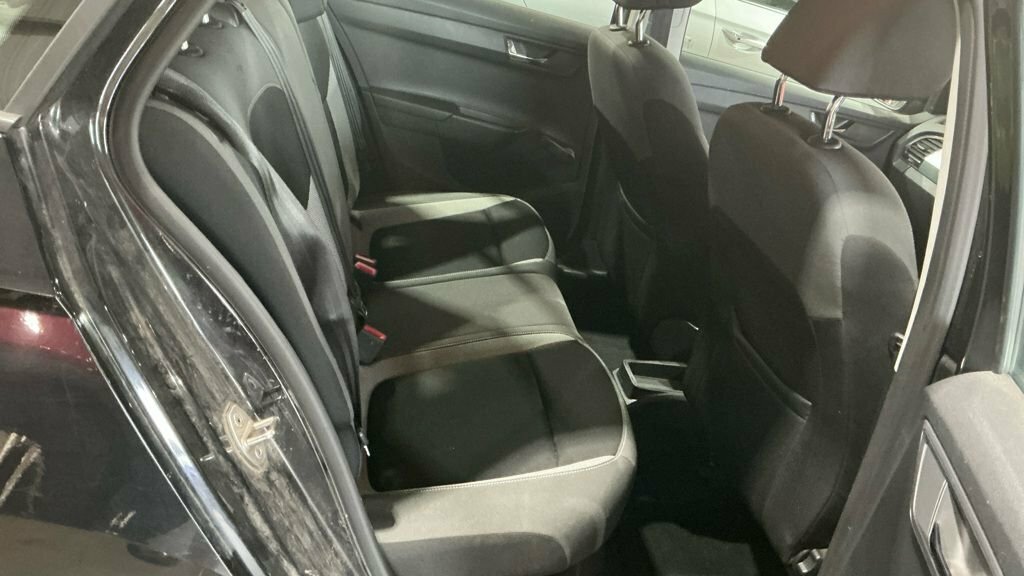 Skoda Fabia 1.0 Mpi 60 S White #10