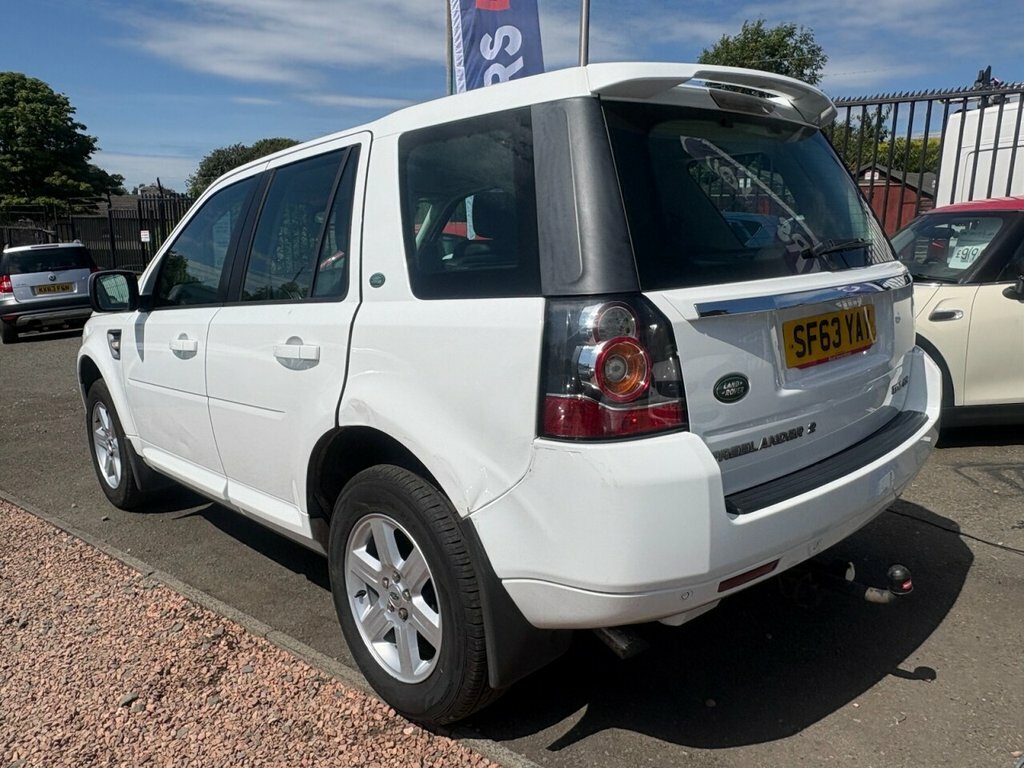 Land Rover Freelander 2 2.2L Se Tech White #4