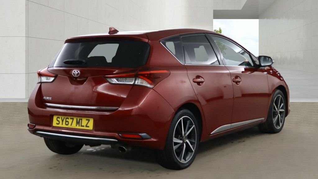 Toyota Auris 1.2L Design Red #4