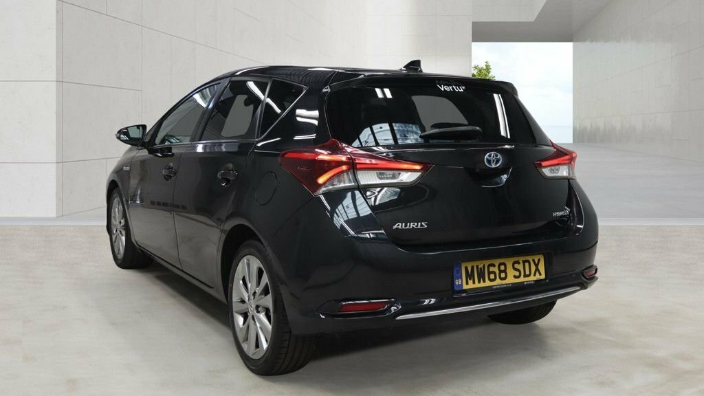 Toyota Auris 1.8L Excel Black #3