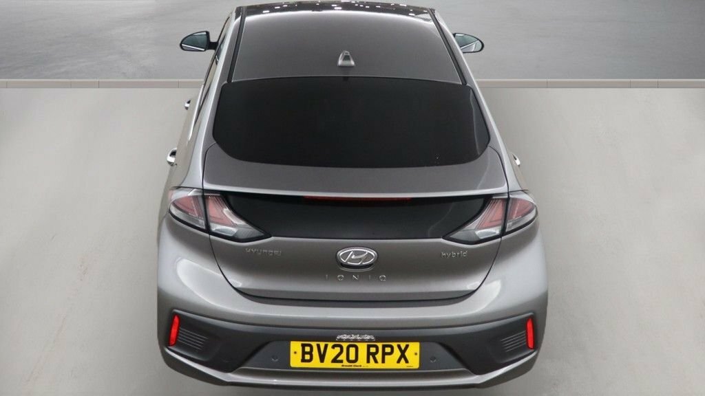 Hyundai Ioniq Hatchback White #8