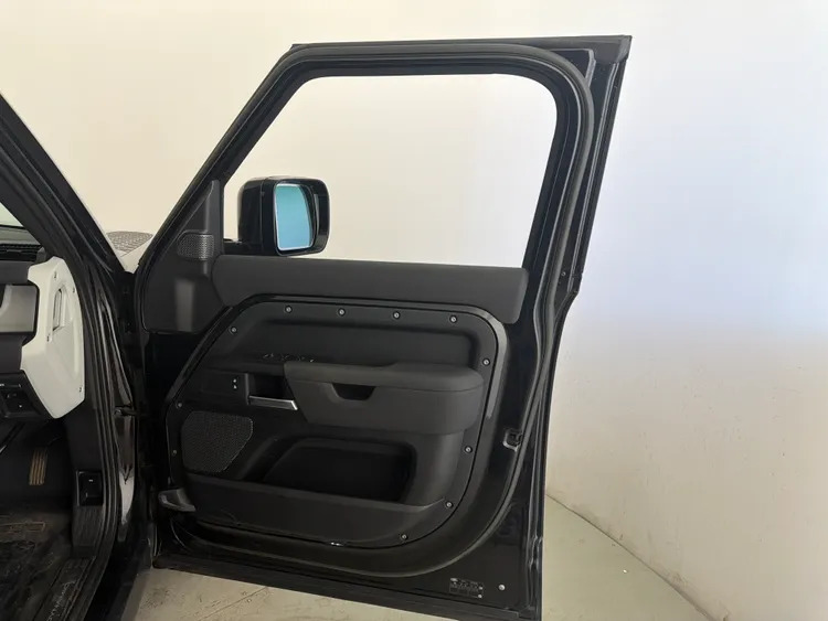Land Rover Defender 110 2.0 P400e 15.4Kwh Xs Edition Suv Plug-i Silver #21