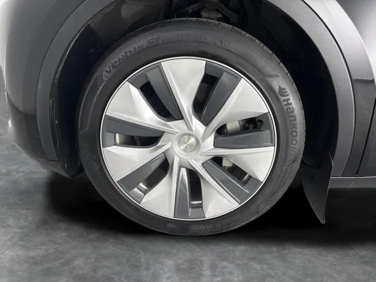 Tesla Model Y Dual Motor Long Range 4Wde Suv 2023 Grey #10