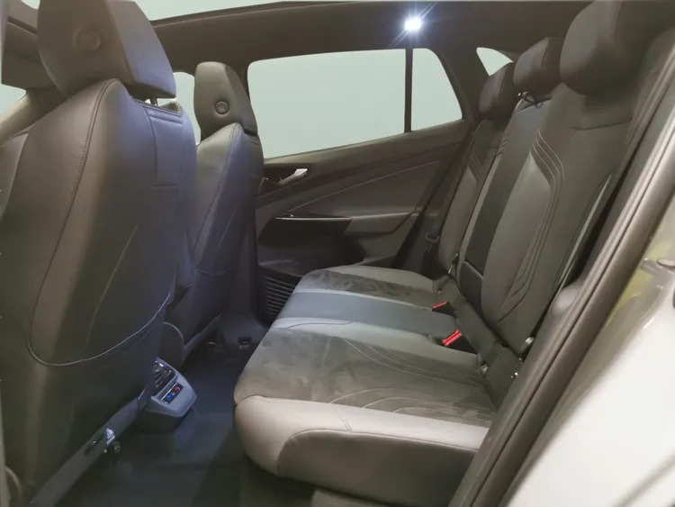 Volkswagen ID.4 Suv Black #15