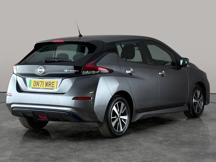 Nissan Leaf 62Kwh E N-connecta Red #5
