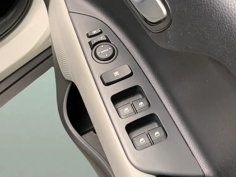 Kia Stonic Stonic 2 Isg Crdi White #23