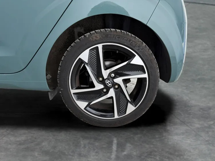 Hyundai I10 Premium White #9