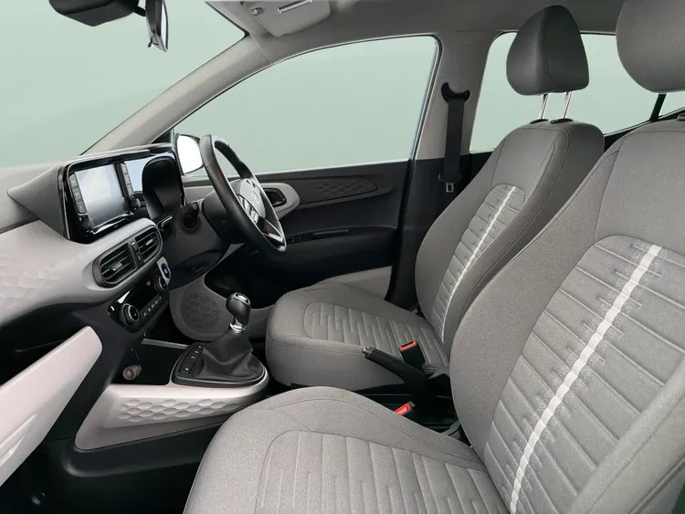 Hyundai I10 Premium White #13