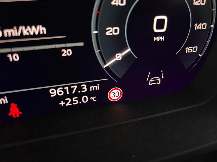 Audi Q4 E Tron 210Kw 45 82Kwh Black Edition Tech Pack Purple #36
