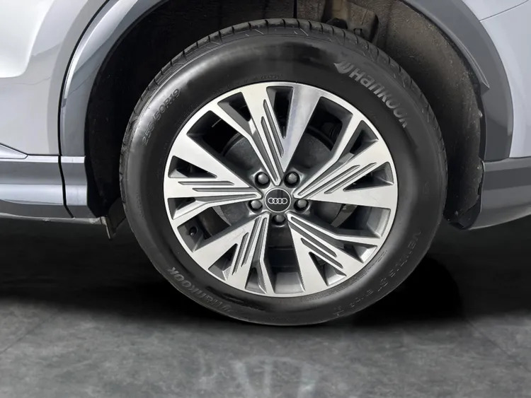 Audi Q4 E Tron 210Kw 45 82Kwh Black Edition Tech Pack Purple #9