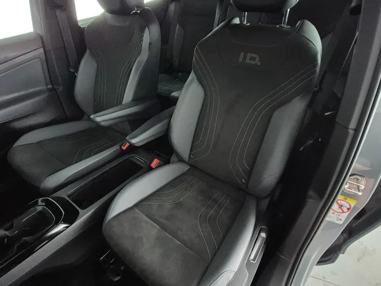 Volkswagen ID.4 Hatchback Black #23