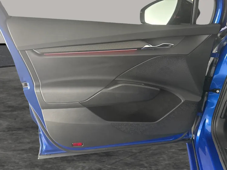 Skoda ENYAQ E Blue #16