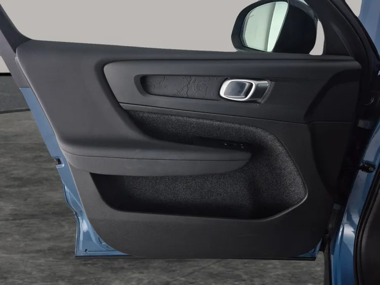 Volvo XC40 2.0 B3p Plus Dark Black #16