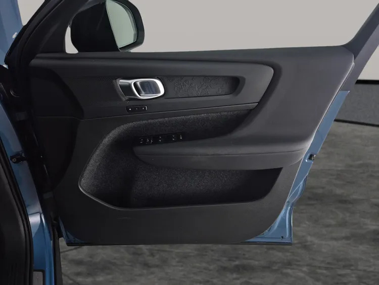 Volvo XC40 2.0 B3p Plus Dark Black #19