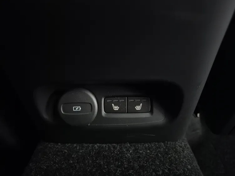 Volvo XC40 2.0 B3p Plus Dark Black #25