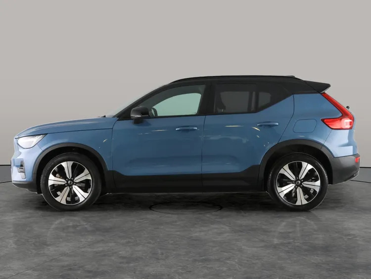 Volvo XC40 2.0 B3p Plus Dark Black #2
