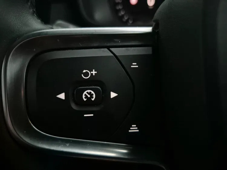 Volvo XC40 2.0 B3p Plus Dark Black #34