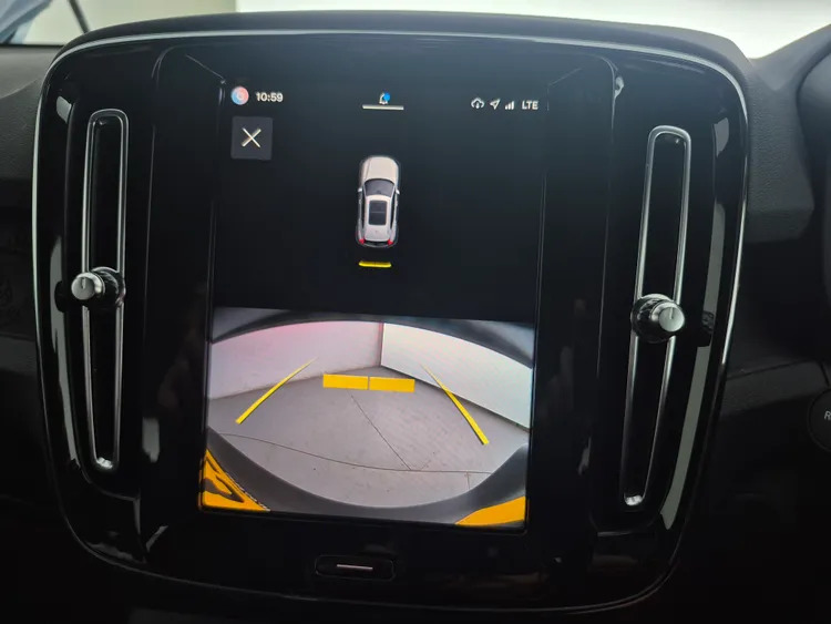 Volvo XC40 2.0 B3p Plus Dark Black #31