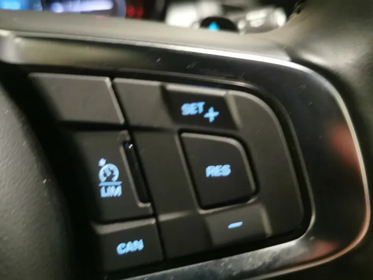 Jaguar E-Pace Jaguar Estate 2.0D 180 Hse Silver #31