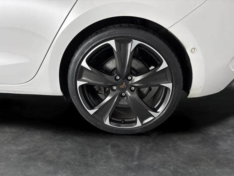 Cupra Leon Cupra Estate 2.0 Tsi Vz2 Dsg 4Drive Red #9