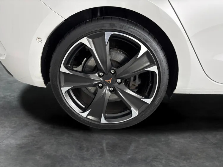Cupra Leon Cupra Estate 2.0 Tsi Vz2 Dsg 4Drive Red #12