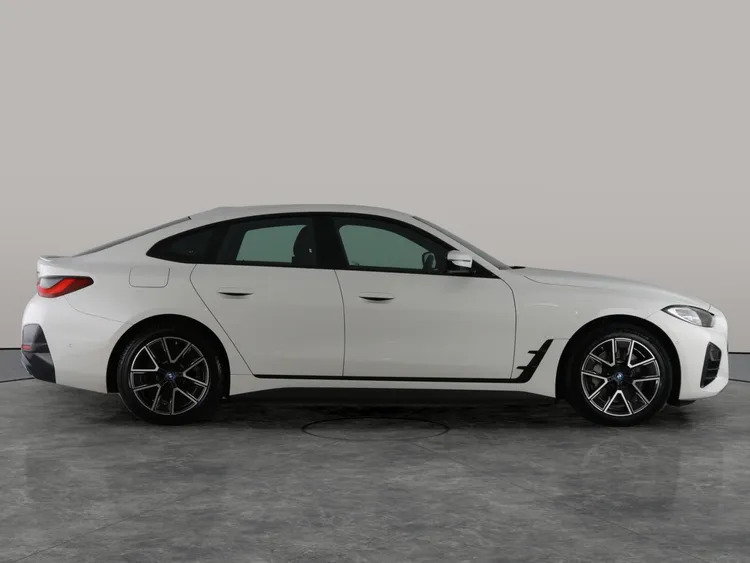BMW i4 M Sport Blue #6