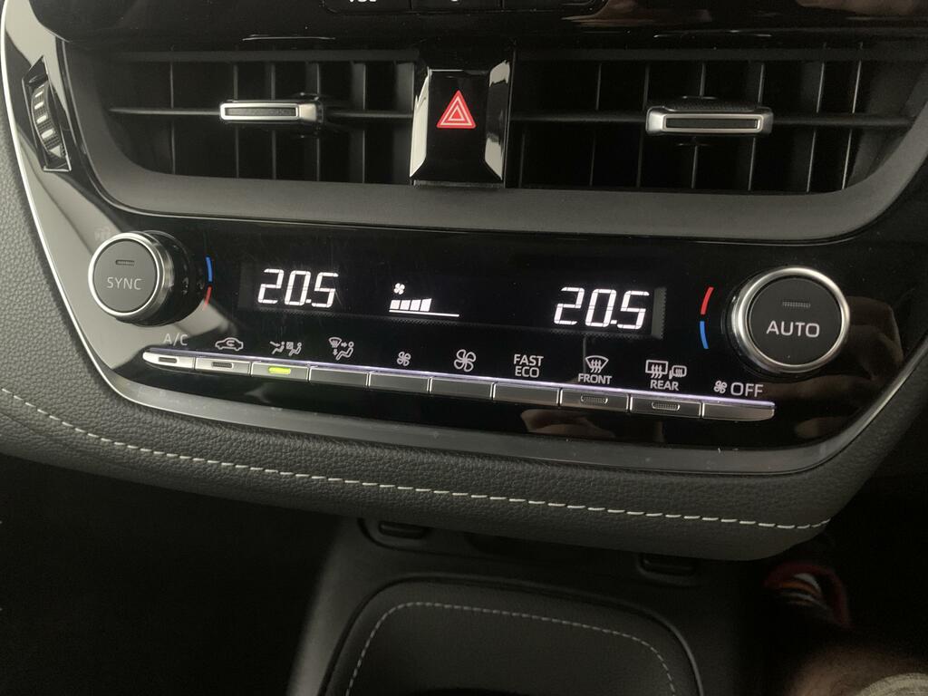 Toyota Corolla 1.8L Icon White #28