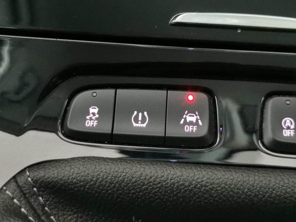 Vauxhall Grandland X Hatchback Black #30