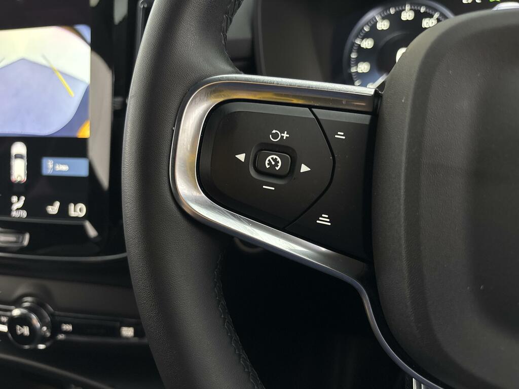 Volvo XC40 2.0 B4p Plus Dark Awd  #34